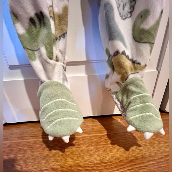 NWT. Carter’s PJ’s - Picture 5 of 10